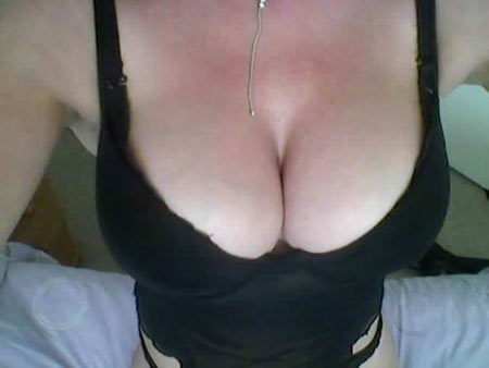 Rencontre Femme Cougar Rouen (Seine-Maritime) Femme mature aux gros seins veut jouir en webcam